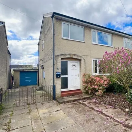 Buy this 3 bed duplex on Green Gardens in Golcar, HD7 4DG
