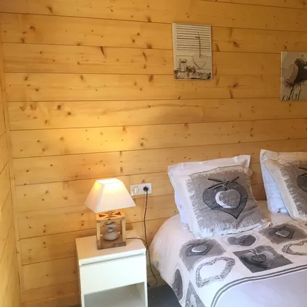 Rent this 3 bed house on 74300 Châtillon-sur-Cluses