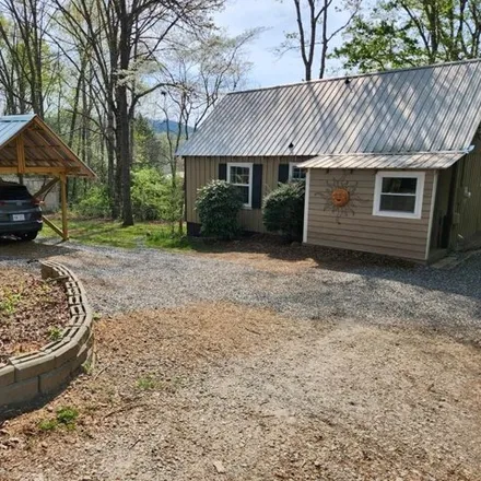 Buy this 1 bed house on 115 Childers Road in Franklin, NC 28734