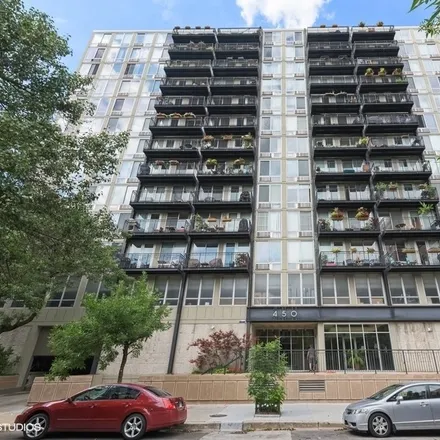 Buy this studio house on 450 West Briar Place in Chicago, IL 60657