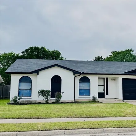 Rent this 3 bed house on 7589 Clover Lane in Watauga, TX 76148