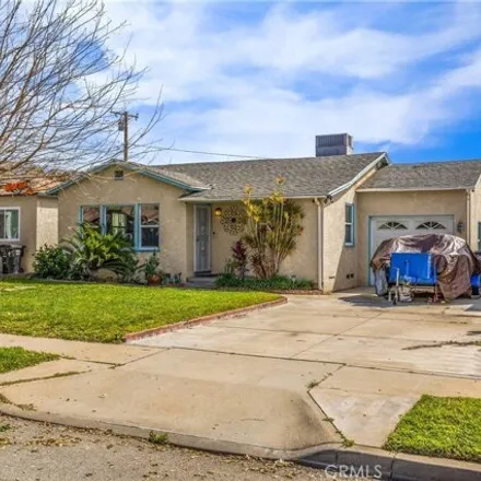 Rent this 3 bed house on 3647 North Genevieve Street in Arrowhead, San Bernardino