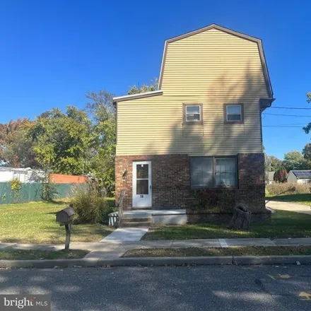 Rent this 5 bed house on 16 Clinton Avenue in North Woodbury, Deptford Township