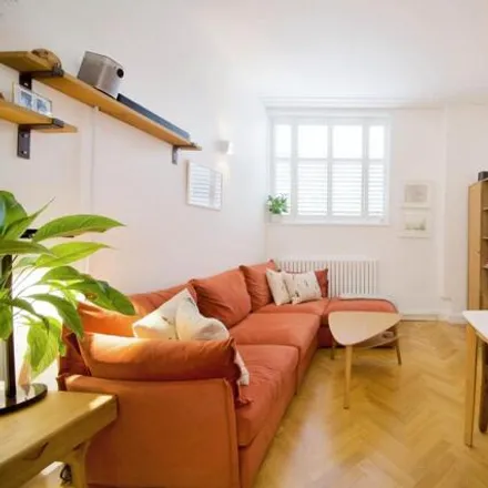 Buy this 2 bed apartment on Heathcroft in Hampstead Way, London