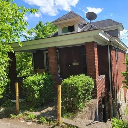Buy this studio house on 825 Benwood Avenue in Stowe Township, Allegheny County