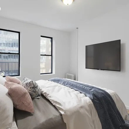 Rent this 3 bed apartment on 154 Columbus Avenue in New York, NY 10023