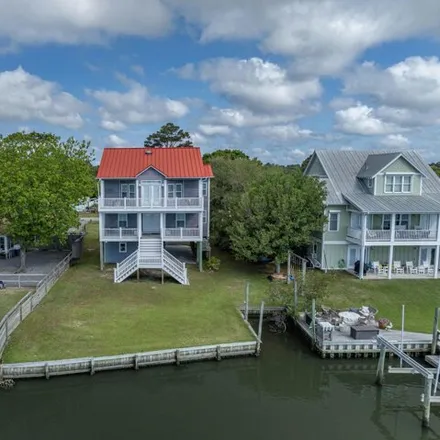 Buy this 5 bed house on 304 Atkinson Point in Surf City, NC 28445