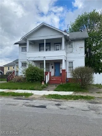 Buy this 4 bed house on 714 McDowell Avenue in La Belle, Steubenville