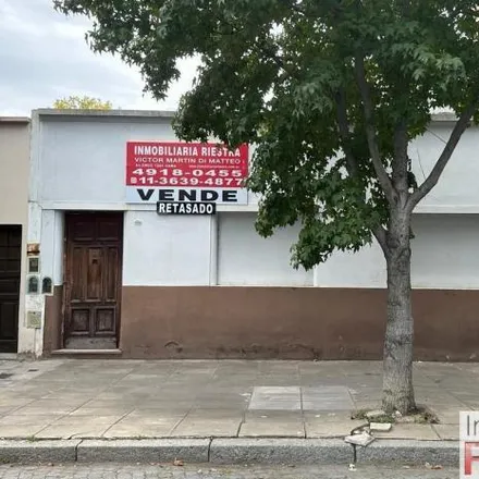 Buy this 3 bed house on Pizzeria Empanadas in Avenida Riestra, Nueva Pompeya