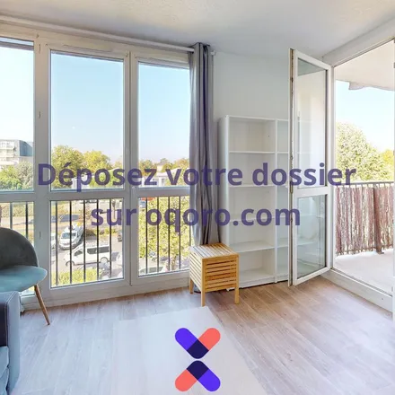 Rent this 3 bed apartment on 14 Rue Aristide Briand in 33150 Cenon, France