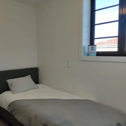 Rent this 9 bed apartment on Rua de Pereira Reis in 4200-096 Porto, Portugal