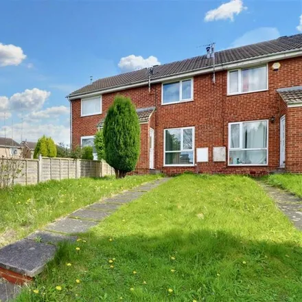 Rent this 2 bed townhouse on Middlecliff Close in Sheffield, S20 7HX