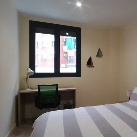 Rent this 6 bed room on Basar Jie in Gran Via de les Corts Catalanes, 261