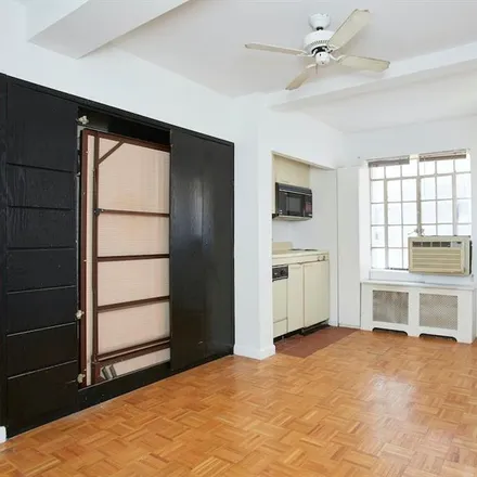 Buy this studio apartment on 5 TUDOR CITY PLACE 1610 in Murray Hill Kips Bay