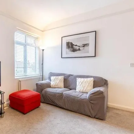 Image 2 - Beeches Road, London, SW17 7LZ, United Kingdom - Apartment for rent