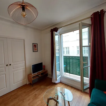 Image 3 - 43 Rue Simart, 75018 Paris, France - Apartment for rent