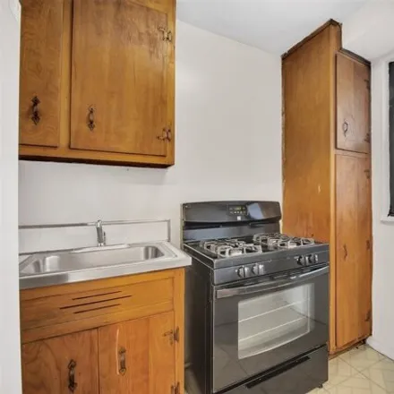 Image 3 - 61-55 98th Street, New York, NY 11374, USA - Apartment for sale
