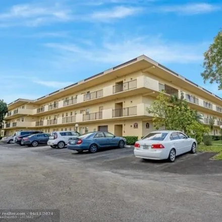 Rent this 1 bed condo on 305 Cambridge Road in Hollywood, FL 33024