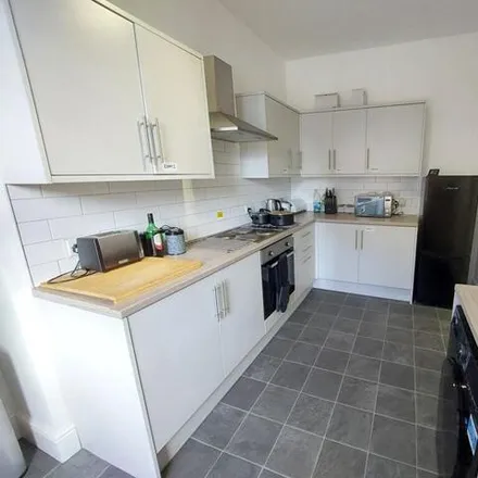 Image 4 - Hoxton Road, Scarborough, YO12 7ST, United Kingdom - House for rent