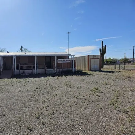 Buy this studio apartment on 440 North Washington Avenue in Quartzsite, AZ 85346