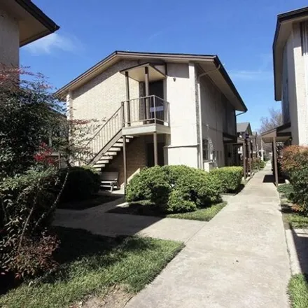 Rent this 2 bed condo on 12700 Midway Road in Dallas, TX 75244
