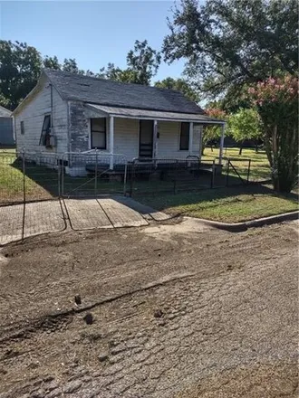 Buy this 1 bed house on 664 North Harrison Street in West, McLennan County