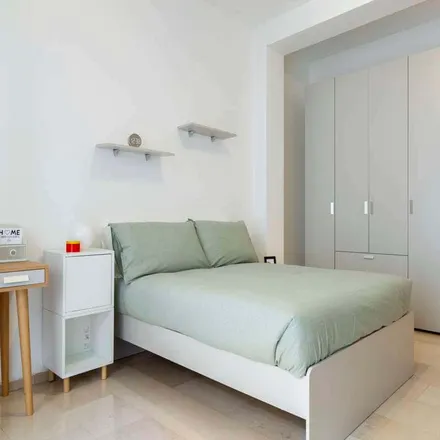 Rent this 2 bed room on Al Pizzetta in Viale Monte Nero, 73