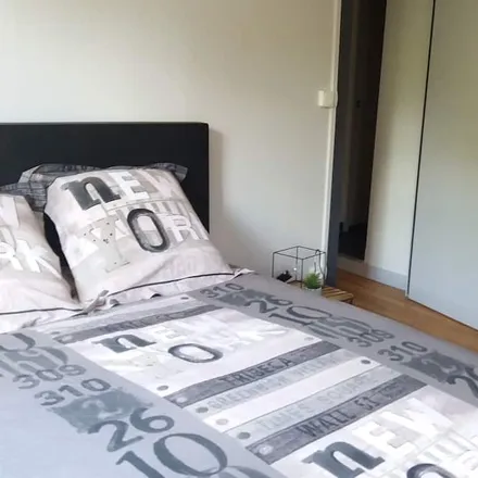 Rent this 4 bed house on 79430 La Chapelle-Saint-Laurent