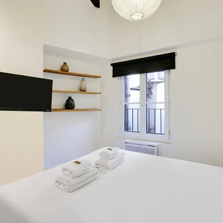 Image 2 - 2 Rue Rambuteau, 75003 Paris, France - Apartment for rent