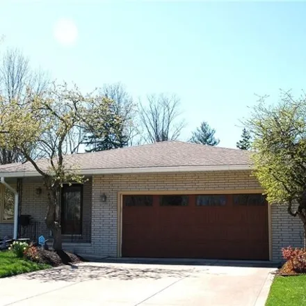 Image 2 - 7402 Lincolnshire Drive, Parma, OH 44134, USA - House for sale