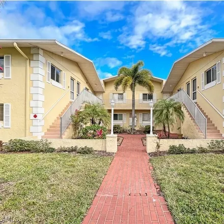 Buy this 1 bed condo on 8103 Country Road in Cypress Lake, FL 33919