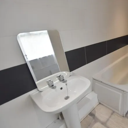 Image 7 - 91 Forest Road West, Nottingham, NG7 4ER, United Kingdom - Apartment for rent