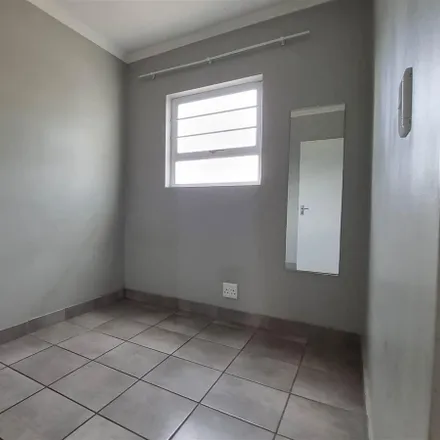 Image 2 - Stellenbosch Central, Stellenbosch, South Africa - Apartment for rent