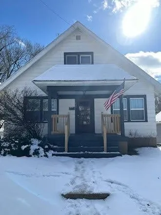 Rent this 3 bed house on 462 Cedar Street Northeast in Grand Rapids, MI 49503