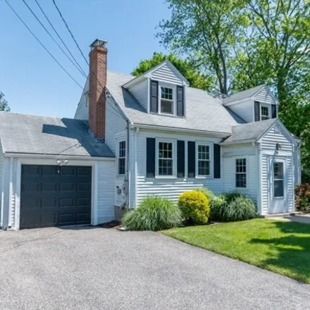 Image 2 - 22 Tennyson Rd, Waltham, Massachusetts, 02453 - House for sale