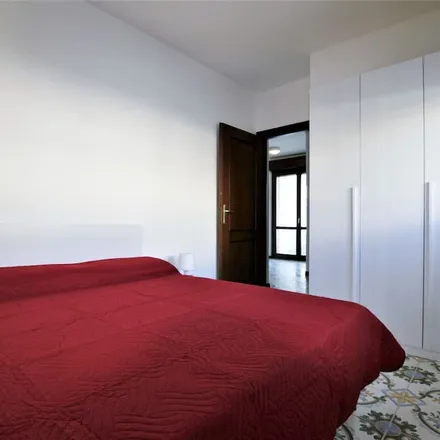 Rent this 2 bed apartment on Scuola Secondaria di Primo Grado "C. Colombo" di Villa Rosa in Via Teofilo Patini, 64014 Martinsicuro TE