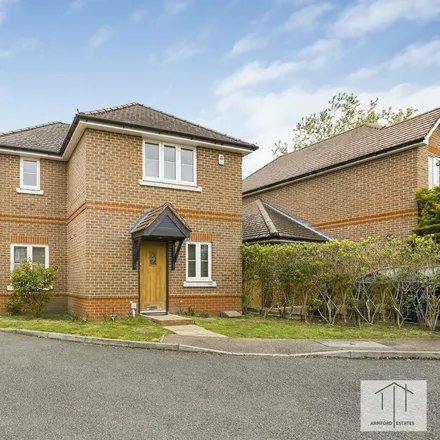 Image 2 - Farmers Place, Gerrards Cross, SL9 9FE, United Kingdom - House for rent