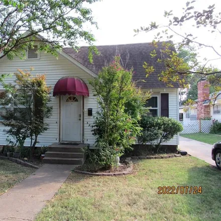 Buy this 2 bed house on 327 South Cherry Street in Pauls Valley, OK 73075