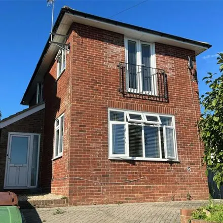 Buy this 2 bed house on Alfred Road in Hastings, TN35 5HX