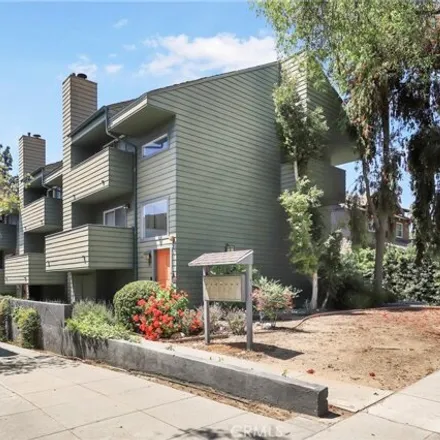 Buy this 2 bed townhouse on 547 South Marengo Avenue in Pasadena, CA 91101