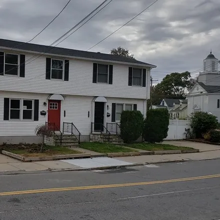 Rent this 3 bed house on 485 Fulton Street in Medford, MA 02155