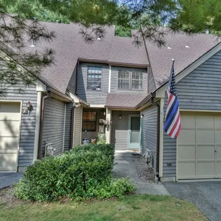 Image 3 - 30 New Bedford Road, West Milford, NJ 07480, USA - Townhouse for sale