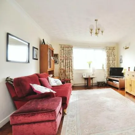 Image 2 - Chignal Road, Chelmsford, CM1 2JA, United Kingdom - House for sale