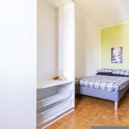 Rent this 3 bed room on Via Felice Mendelssohn in 35132 Padua PD, Italy