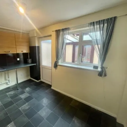Image 4 - Withy Grove Close, Bridgwater, TA6 4UF, United Kingdom - Townhouse for rent