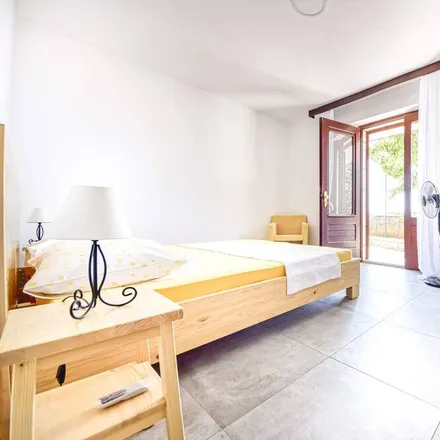 Rent this 1 bed apartment on 21425 Općina Selca