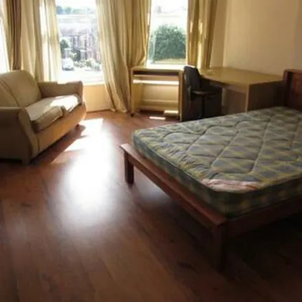 Rent this 8 bed apartment on 18 Broadway Road in Bristol, BS7 8ES
