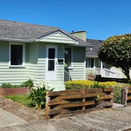 Buy this 3 bed house on 2153 Alder Avenue in Reedsport, OR 97467