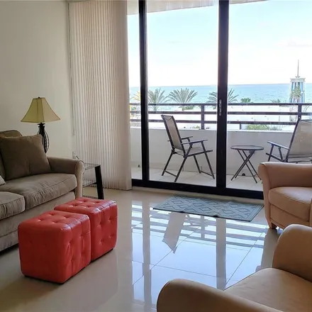 Image 2 - 3443 South Ocean Drive, Beverly Beach, Hollywood, FL 33019, USA - Apartment for rent