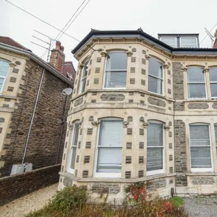 Rent this 6 bed room on 106 Chesterfield Road in Bristol, BS6 5DU